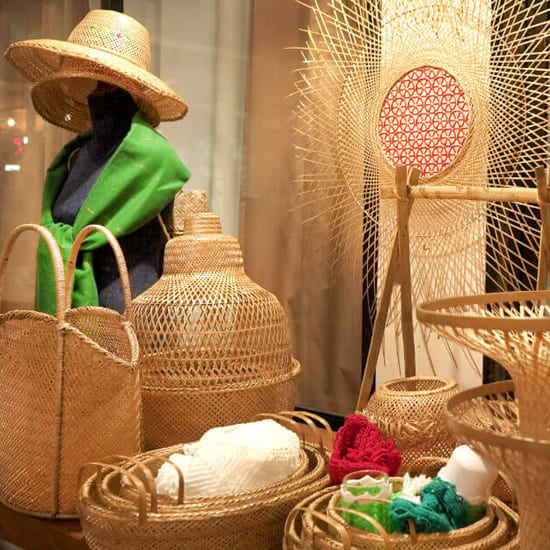 Handicraft & Souvenir